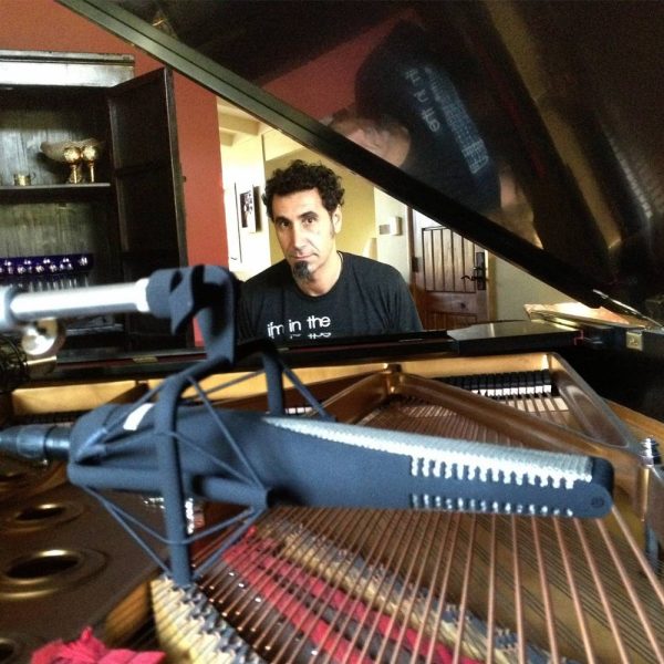 sE Electronics RNR1 Piano