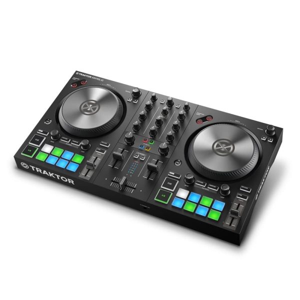 Native Instruments Traktor Kontrol S2 MK3 Angle