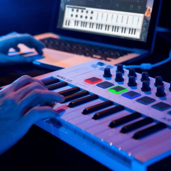 Arturia-MiniLab-MK2-White-In-Use