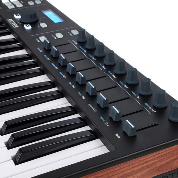 Arturia KeyLab Essential 49 Black Edition Faders