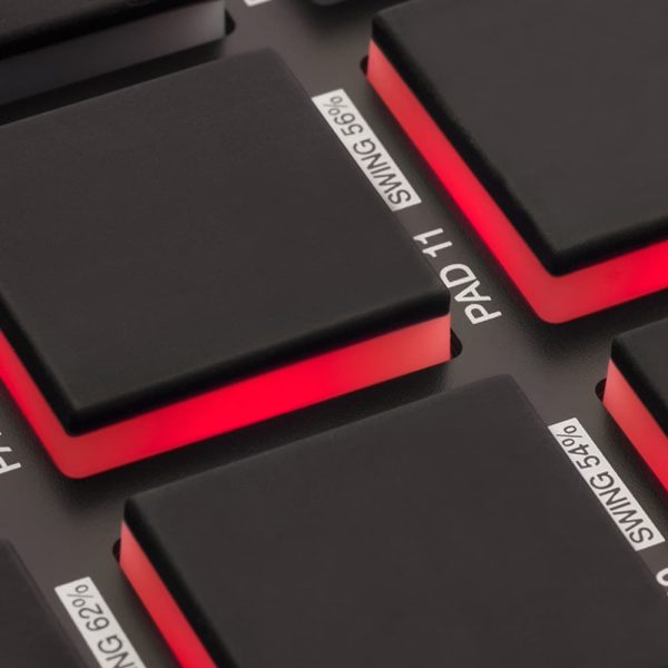 AKAI MPD218 Detail