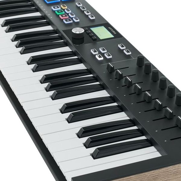 Arturia KeyLab Esseintial 49 MK3 Black Edition Side