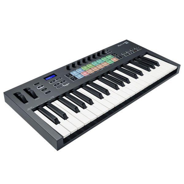 Novation FLkey 37 Angle
