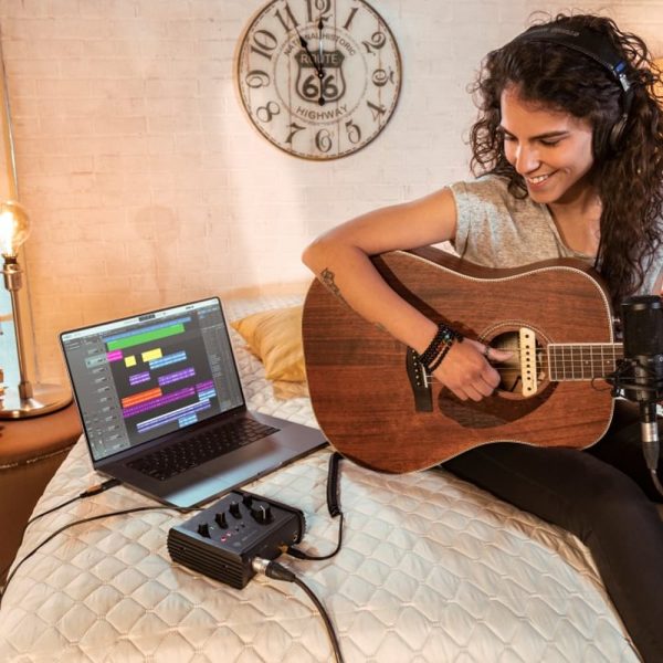 iK Multimedia AXE IO ONE Guitar