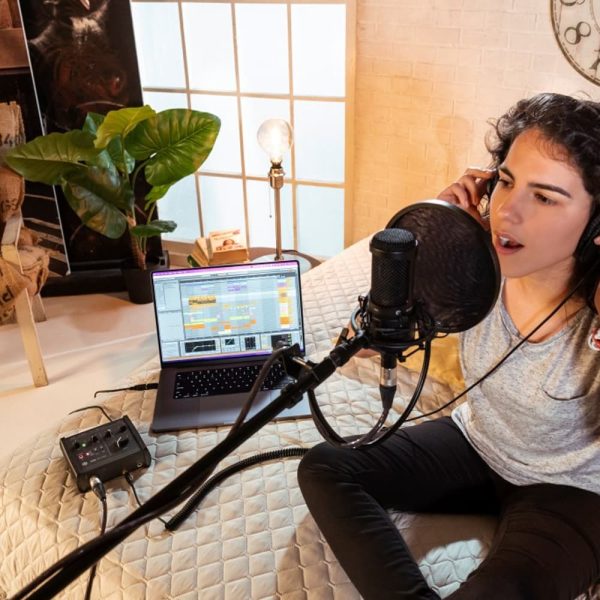 iK Multimedia AXE IO ONE Vocal