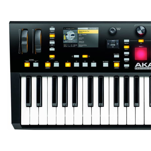 AKAI ADVANCE 61 Display