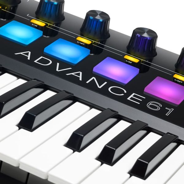 AKAI ADVANCE 61 RGB