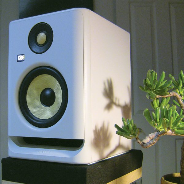 KRK Rokit 7 G4 White Noise Hero