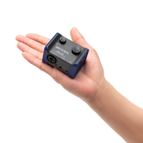 ZOOM AMS-22 In Hand