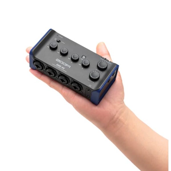 ZOOM AMS-44 In Hand