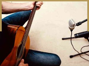 ضبط گیتار اکوستیک فقط با یک میکروفون