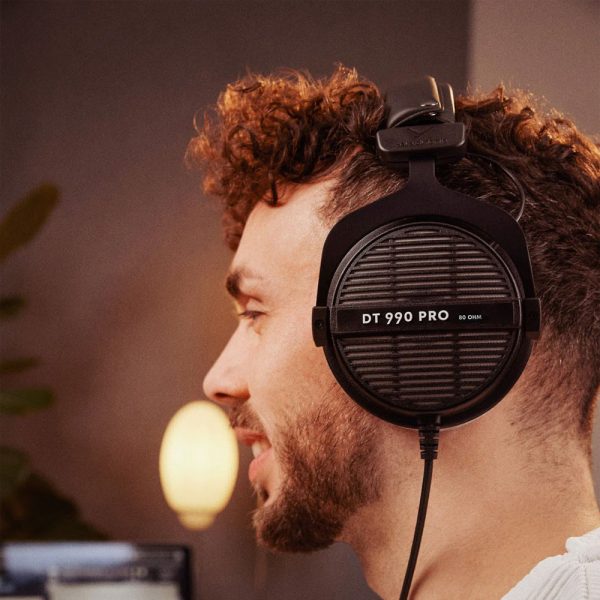 beyerdynamic DT 990 Pro 80 In Use