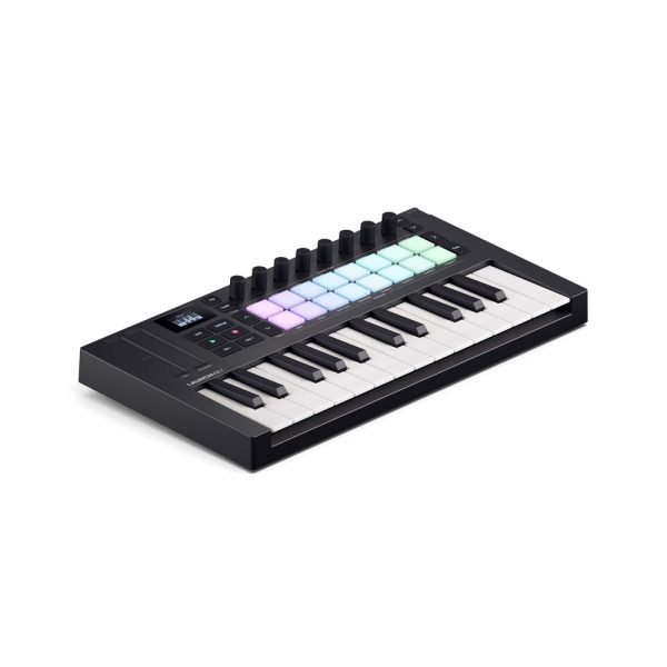 Novation LaunchKey Mini 25 MK4 Angle