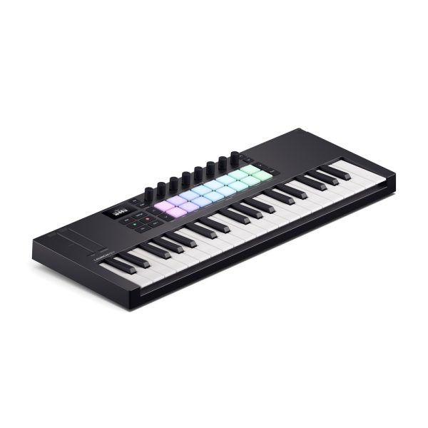 Novation LaunchKey Mini 37 MK4 Angle