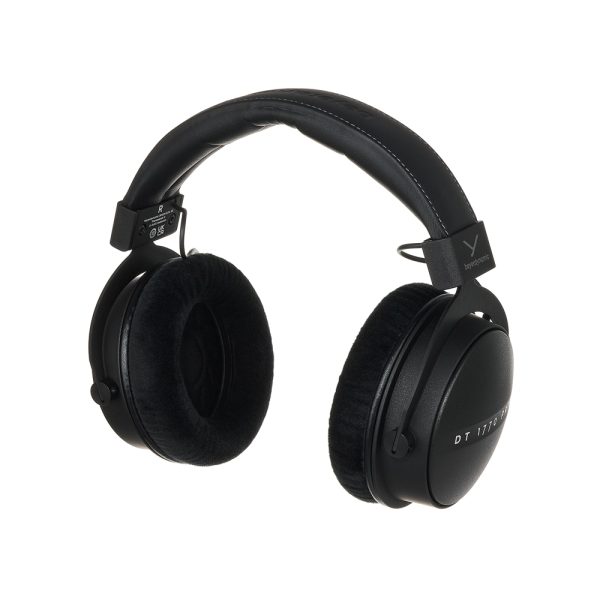 Beyerdynamic DT 1770 Pro MK2 Angle