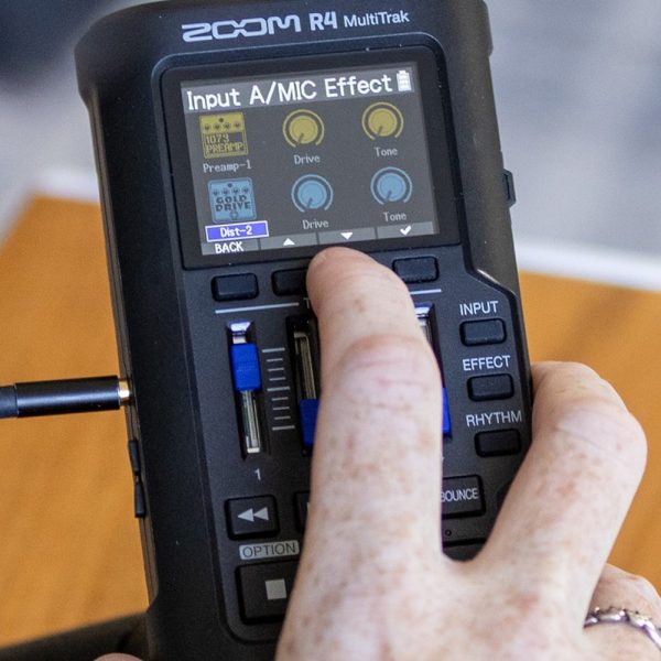 Zoom R4 AMP