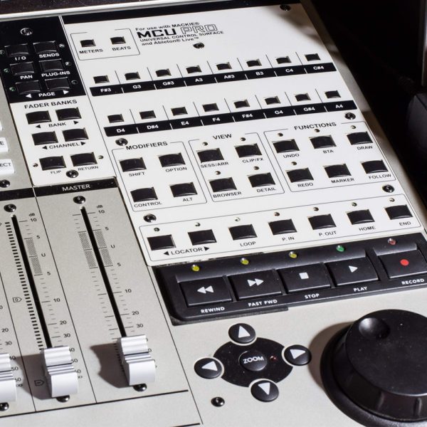 Mackie-MCU-Pro-Transport Mackie MCU Pro Transport