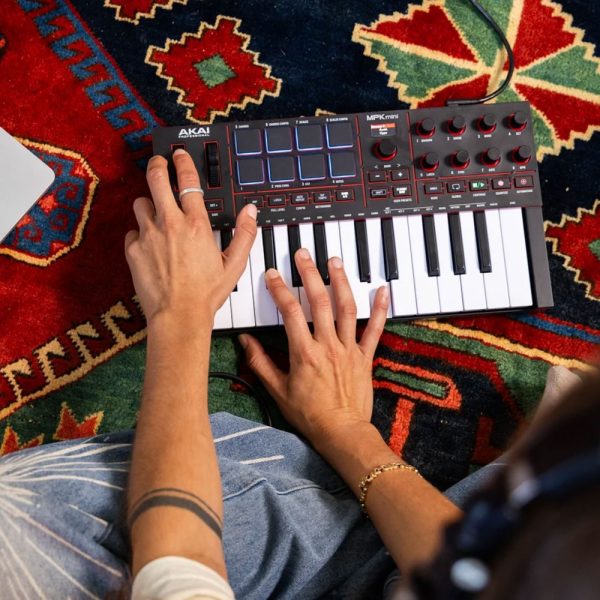 AKAI MPK Mini IV Black Pitch