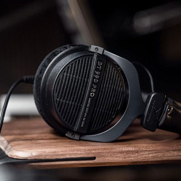 beyerdynamic DT 990 Pro Limited Edition 80 Ohm Hero