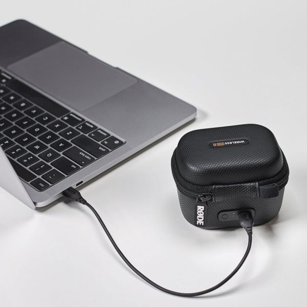 Rode-Charge-Case-In-Use Rode Charge Case In Use