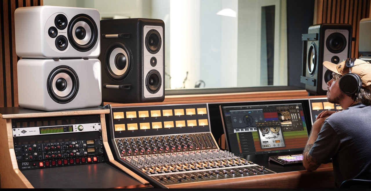 Universal-Audio-Apollo x16 Gen2 Essentials Content